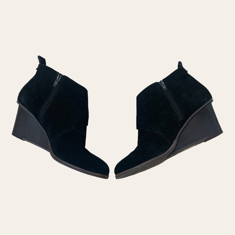 DV by Dolce Vita Wedges Black Suede Side Buckles Size 10 - Picture 5 of 9